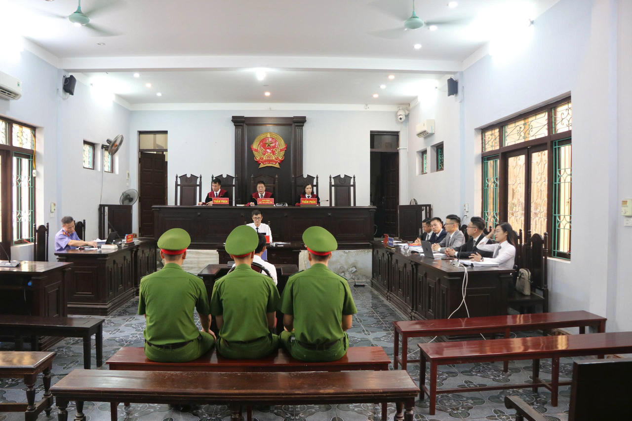 Vụ &aacute;n g&agrave; l&ocirc;i trắng thu h&uacute;t sự quan t&acirc;m của dư luận x&atilde; hội trong thời gian qua.