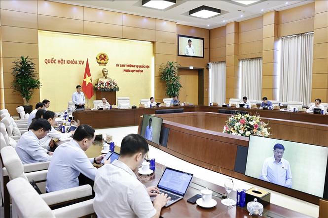 Ph&oacute; Chủ tịch Quốc hội Vũ Hồng Thanh ph&aacute;t biểu. Ảnh: Do&atilde;n Tấn/TTXVN