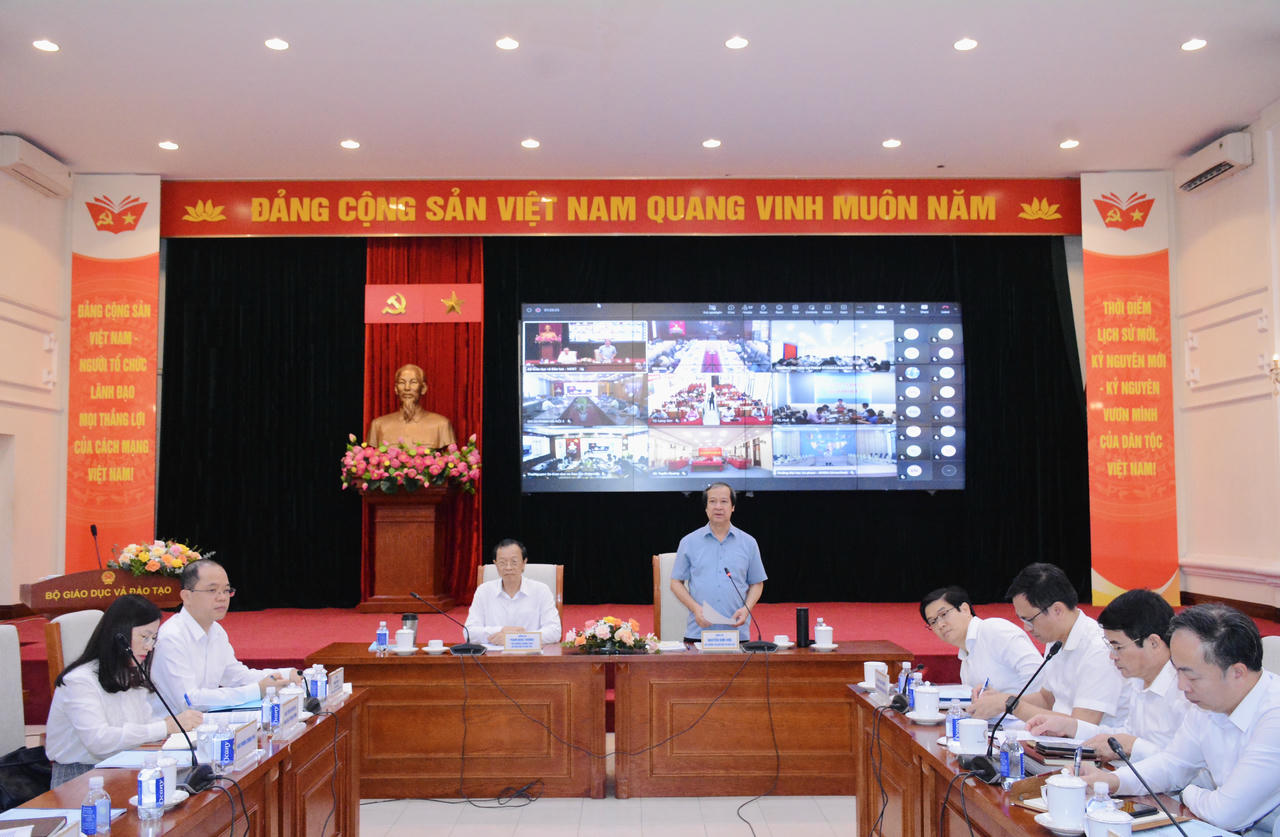 Quang cảnh hội nghị Tổng kết chương tr&igrave;nh s&aacute;ch gi&aacute;o khoa (Ảnh: MOET)