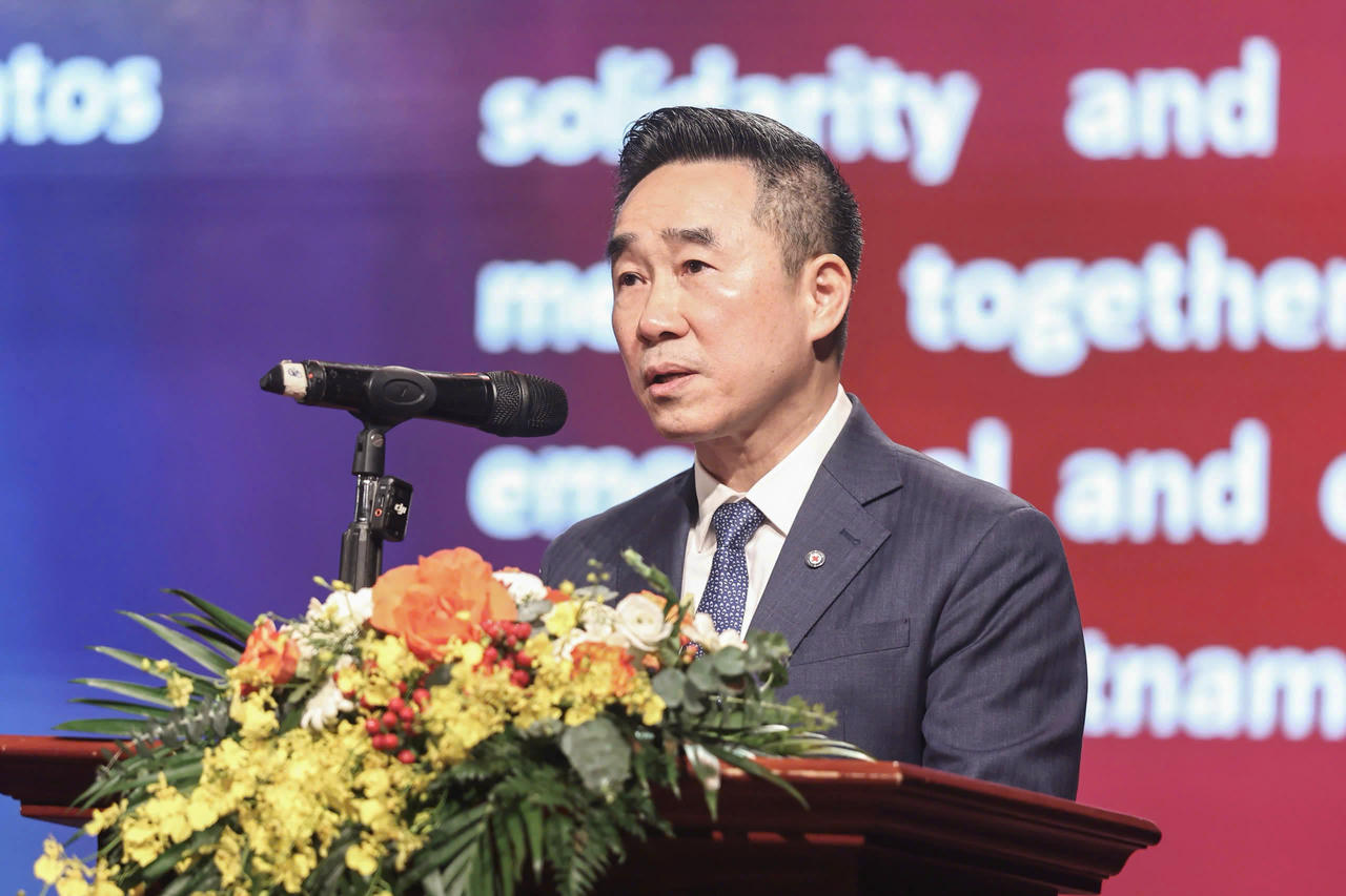 Ph&oacute; Chủ tịch, Tổng Thư k&yacute; Hội Chữ thập đỏ Việt Nam Nguyễn Hải Anh ph&aacute;t biểu khai mạc buổi lễ.&amp;amp;nbsp;