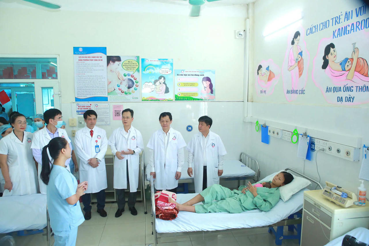 Ng&agrave;nh Y tế mong muốn k&ecirc;u gọi sự quan t&acirc;m của to&agrave;n x&atilde; hội để g&oacute;p phần n&acirc;ng cao sức khỏe b&agrave; mẹ v&agrave; trẻ em Việt Nam. (Ảnh trong b&agrave;i: BYT)
