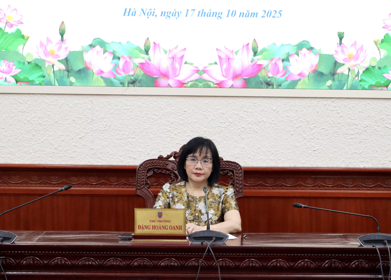 Thứ trưởng Đặng Ho&agrave;ng Oanh ph&aacute;t biểu kết luận.