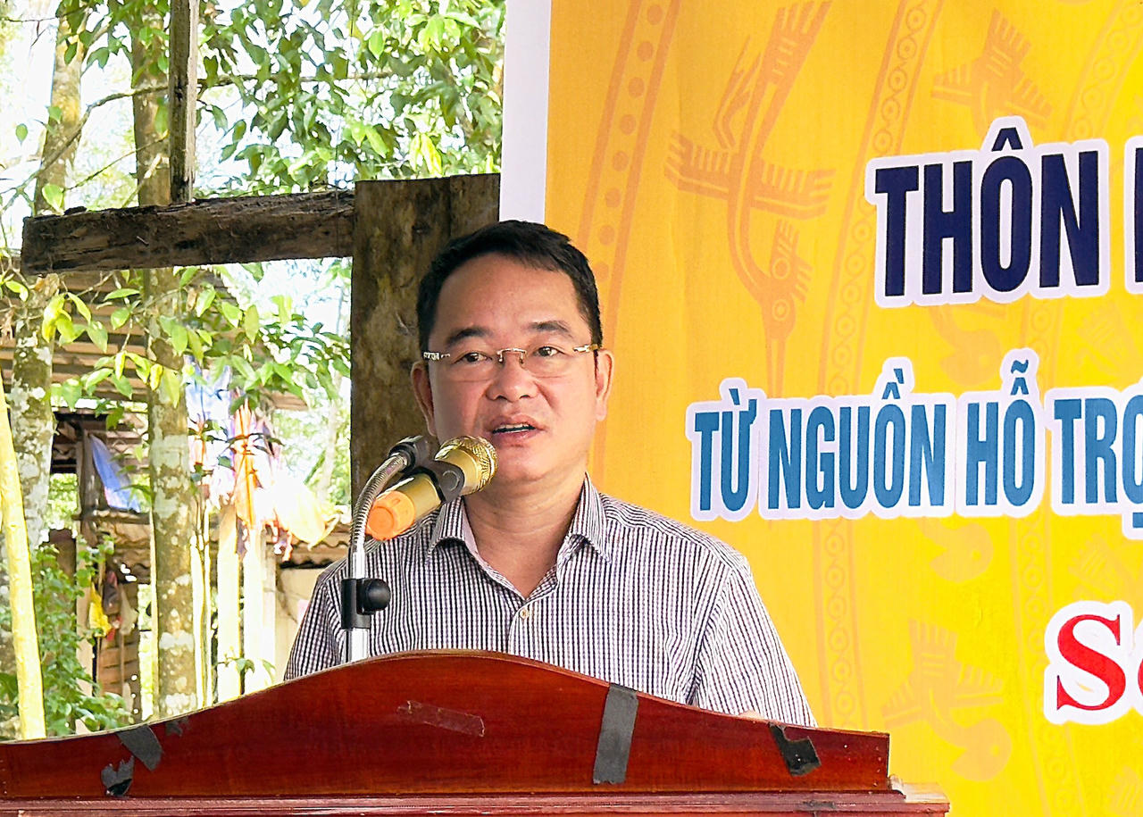 Tiến sĩ Vũ Ho&agrave;i Nam - B&iacute; thư Đảng uỷ, Tổng bi&ecirc;n tập B&aacute;o Ph&aacute;p luật Việt Nam ph&aacute;t biểu tại lễ khởi c&ocirc;ng 'M&aacute;i ấm tư ph&aacute;p' cho hộ gia đ&igrave;nh chị Phạm Thị Thu Hằng.