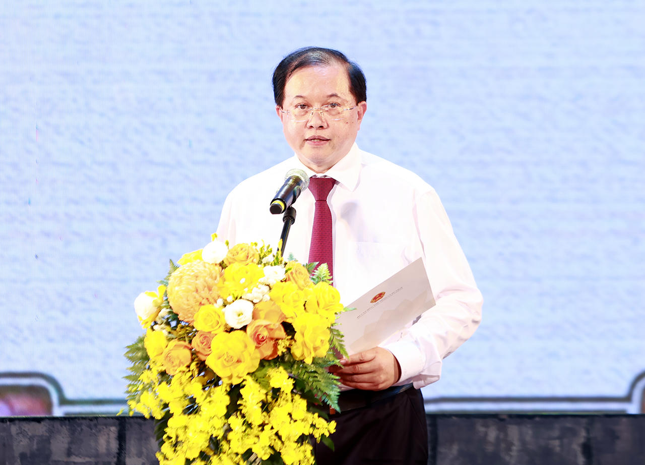 Thứ trưởng Bộ Văn h&oacute;a, Thể thao v&agrave; Du lịch&amp;amp;nbsp;Tạ Quang Đ&ocirc;ng ph&aacute;t biểu tại lễ khai mạc.