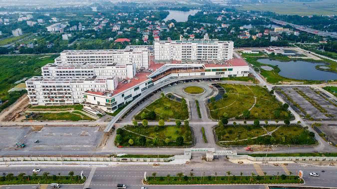 Ghi nhận tại dự &aacute;n Bệnh viện  Hữu nghị Việt Đức cơ sở 2, c&aacute;c t&ograve;a nh&agrave; đ&atilde; được sơn mới, khang trang gồm nhiều khối nh&agrave; điều trị, kh&aacute;m bệnh, h&agrave;nh ch&iacute;nh, kỹ thuật v&agrave; khu phụ trợ đồng bộ&amp;amp;nbsp;