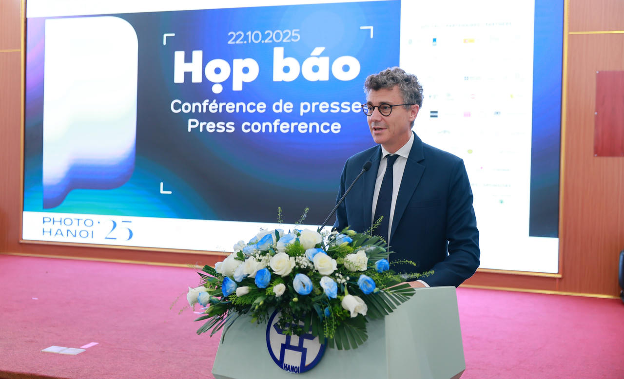 Trưởng đại diện UNESCO tại Việt Nam Jonathan Wallace Baker ph&aacute;t biểu tại họp b&aacute;o (ảnh BTC).
