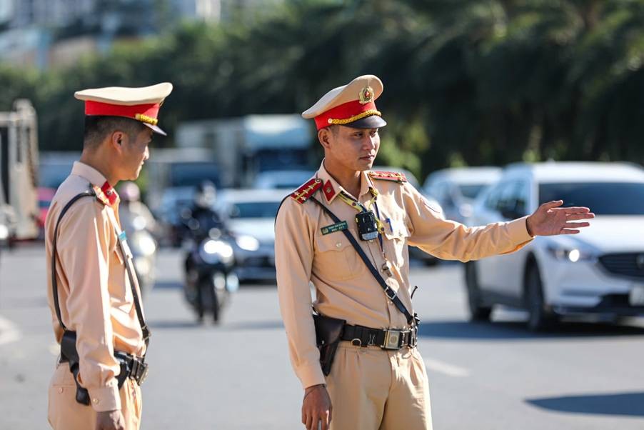 Đội CSGT đường bộ số 6 chủ động phương án bảo đảm TTATGT tại địa điểm diễn ra sự kiện.