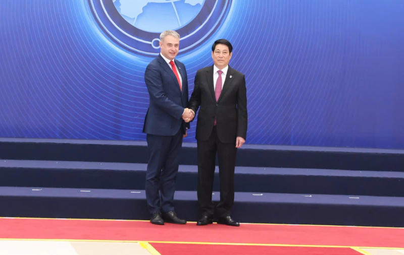 Chủ tịch nước Lương Cường chủ trì Lễ đón các Trưởng đoàn dự Lễ mở ký Công ước Hà Nội Chủ tịch nước Lương Cường với các Trưởng đoàn cấp Nguyên thủ, Phó Nguyên thủ tại Lễ mở ký Công ước Hà Nội.