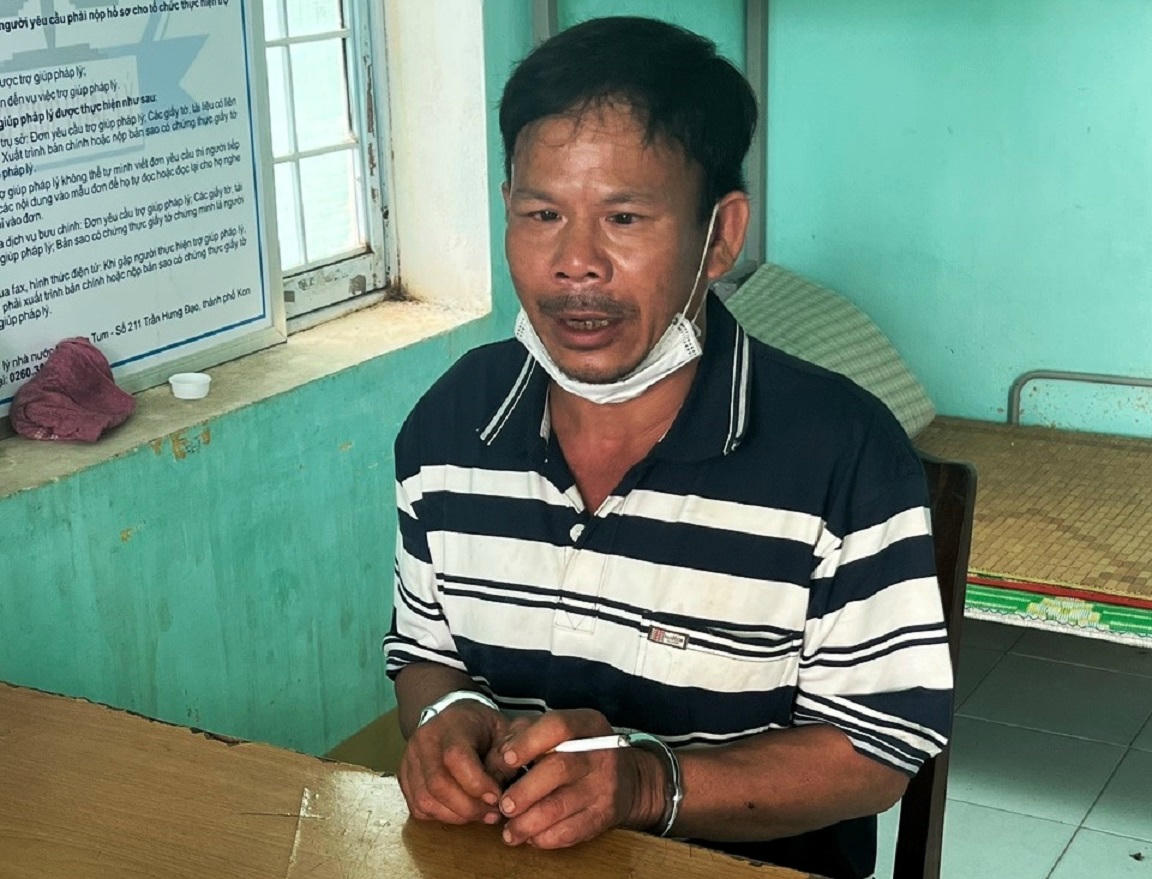 Bắt nghi phạm chém dã man hai người ở Quảng Ngãi sau nhiều giờ truy xét Nghi phạm Mai Xuân Tùng.
