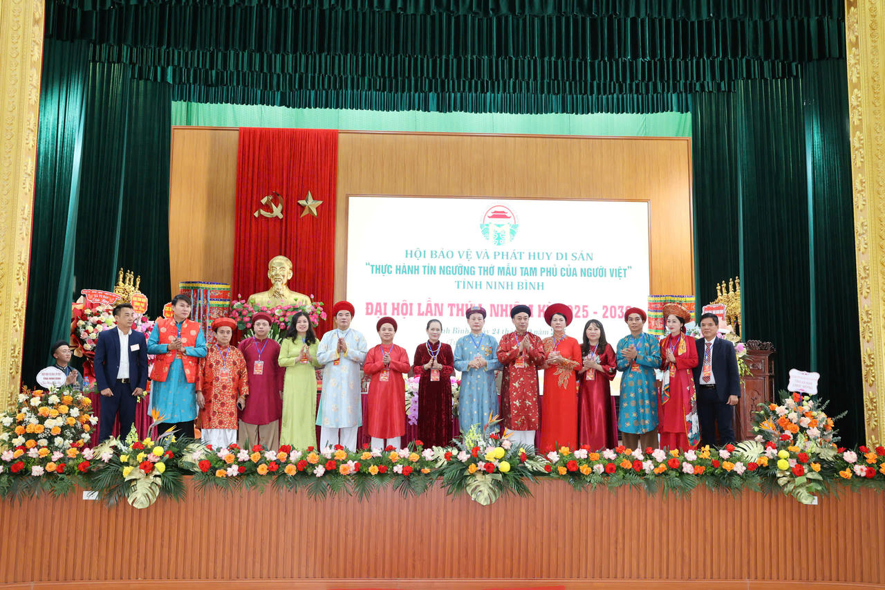 Đại hội lần thứ I Hội Bảo vệ và phát huy di sản “Thực hành Tín ngưỡng thờ Mẫu Tam phủ của người Việt” Ra mắt Ban Chấp hành Hội Bảo vệ và Phát huy di sản “Thực hành tín ngưỡng thờ Mẫu Tam phủ của người Việt” tỉnh Ninh Bình, nhiệm kỳ 2025 2030