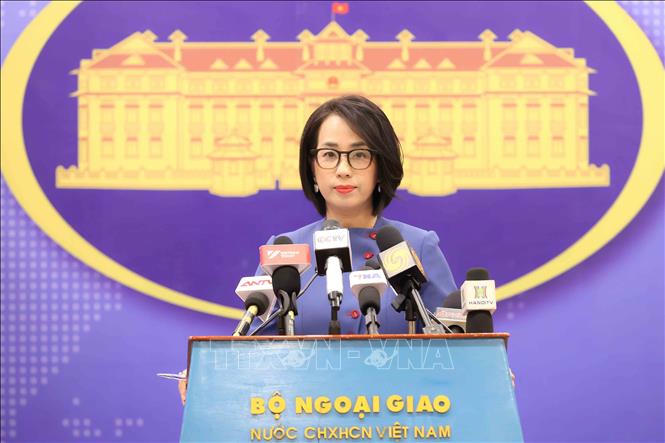 Việt Nam quan tâm và hoan nghênh Campuchia, Thái Lan ký văn kiện hòa bình Người phát ngôn Bộ Ngoại giao Phạm Thu Hằng trả lời câu hỏi của các cơ quan thông tấn báo chí. Ảnh tư liệu: An Đăng/TTXVN