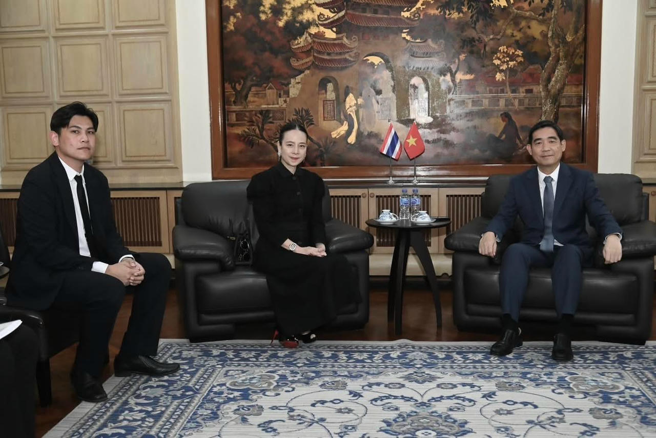 Madam Pang  gặp Đại sứ Việt Nam tại Thái Lan để xin lỗi Madam Pang  gặp Đại sứ Việt Nam tại Thái Lan để xin lỗi