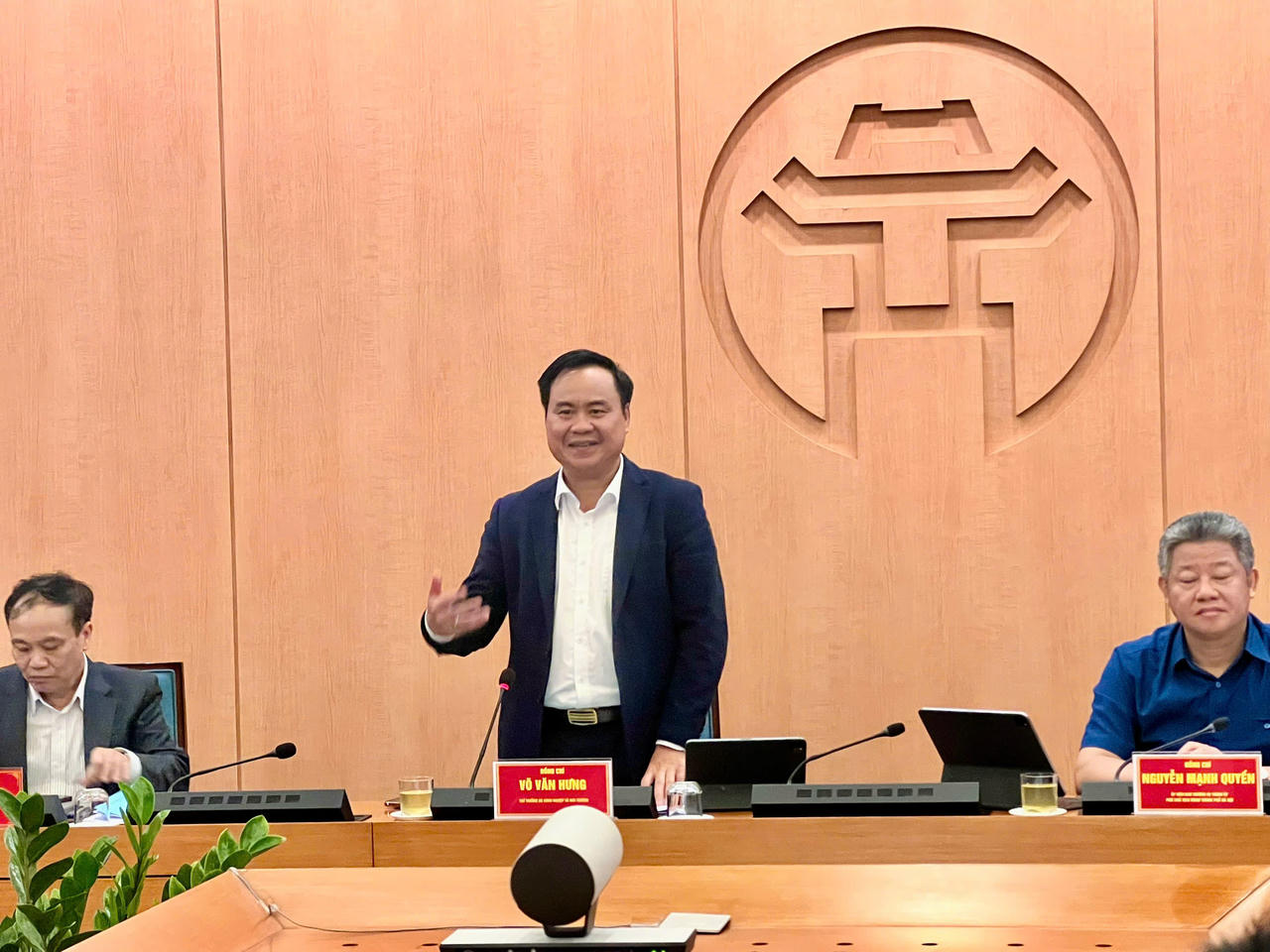 Hà Nội sẵn sàng cho Festival Bảo tồn, phát triển làng nghề quốc tế 2025: Kết nối di sản, vươn tầm thế giới Thứ trưởng Bộ NN&MT Võ Văn Hưng phát biểu chỉ đạo kết luận cuộc họp. (Ảnh: PV).