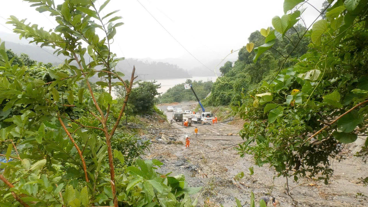 Hiện c&ograve;n 75.261 kh&aacute;ch h&agrave;ng chưa c&oacute; điện, chiếm 1,52% tổng số kh&aacute;ch h&agrave;ng to&agrave;n EVNCPC