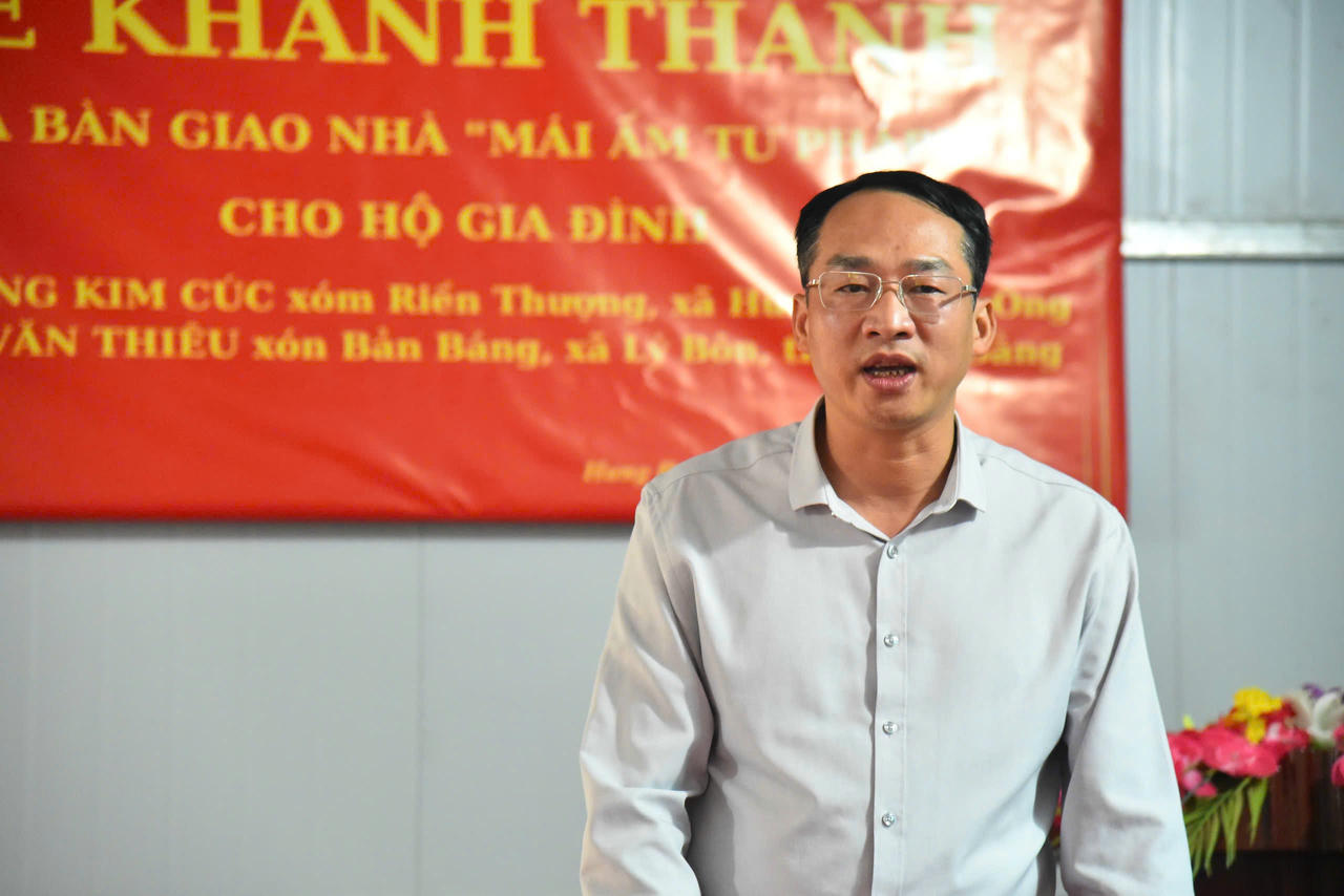 &Ocirc;ng Đo&agrave;n Trọng H&ugrave;ng, Gi&aacute;m đốc Sở Tư ph&aacute;p tỉnh Cao Bằng ph&aacute;t biểu tại buổi lễ. (Ảnh: Thanh T&ugrave;ng)