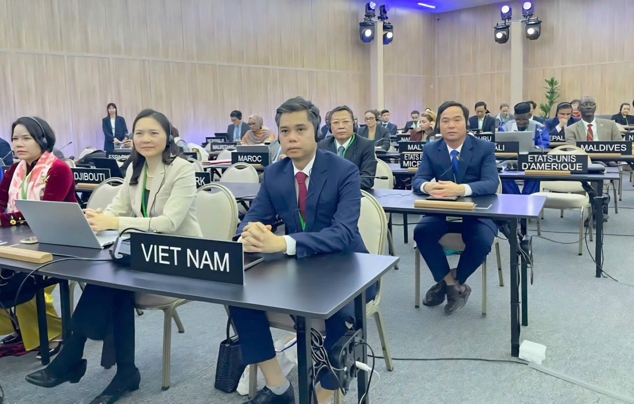 &Ocirc;ng Nguyễn Văn Chiến, Trưởng ban Tuy&ecirc;n gi&aacute;o v&agrave; D&acirc;n vận Tỉnh ủy Hưng Y&ecirc;n dự hội nghị của UNESCO tại th&agrave;nh phố Samarkand, Cộng h&ograve;a Uzbekistan.