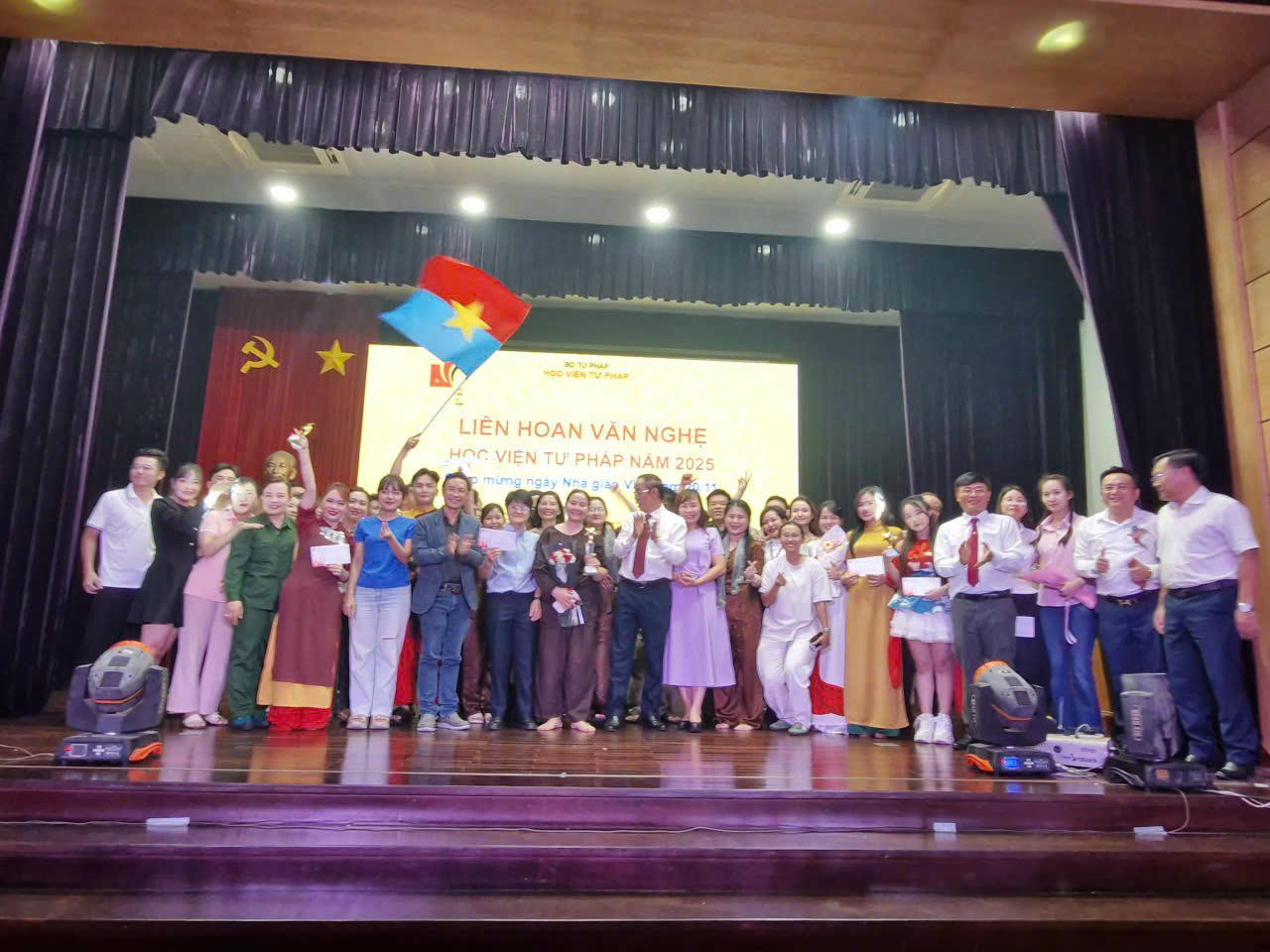 Học viện Tư ph&aacute;p cơ sở TP Hồ Ch&iacute; Minh s&ocirc;i nổi hưởng ứng Ng&agrave;y Ph&aacute;p luật Việt Nam