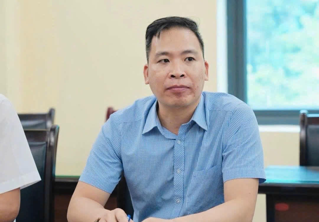 Tiến sĩ Trần Khải Ho&agrave;n &ndash; Ph&oacute; Trưởng khoa X&acirc;y dựng v&agrave; M&ocirc;i trường, Trường Đại học Kỹ thuật C&ocirc;ng nghiệp Th&aacute;i Nguy&ecirc;n cho biết:&amp;amp;nbsp;Khi lớp bảo vệ kh&ocirc;ng đảm bảo độ d&agrave;y th&eacute;p chịu lực sẽ bị ăn m&ograve;n l&agrave;m giảm khả năng chịu tải v&agrave; r&uacute;t ngắn tuổi thọ của c&ocirc;ng tr&igrave;nh. Ảnh: Ngọc Ph&uacute;c