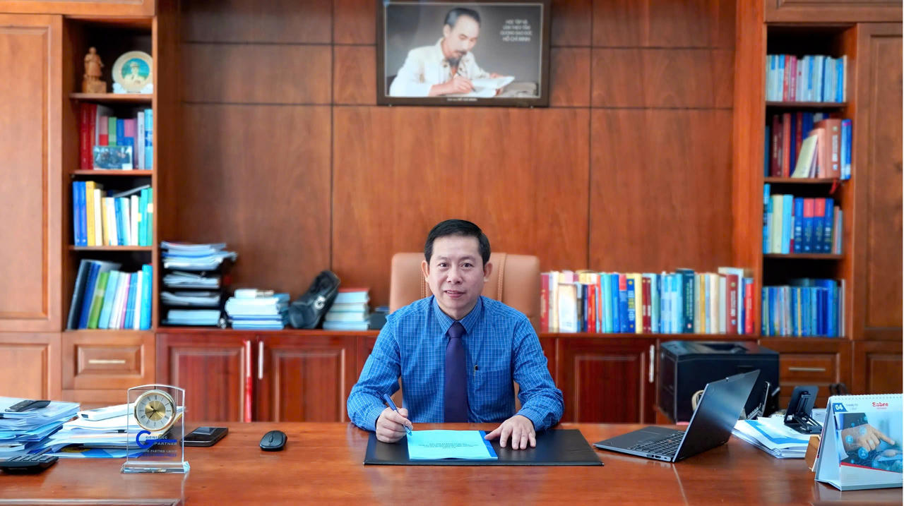 Ch&acirc;n dung 55 Gương s&aacute;ng Ph&aacute;p luật năm 2025