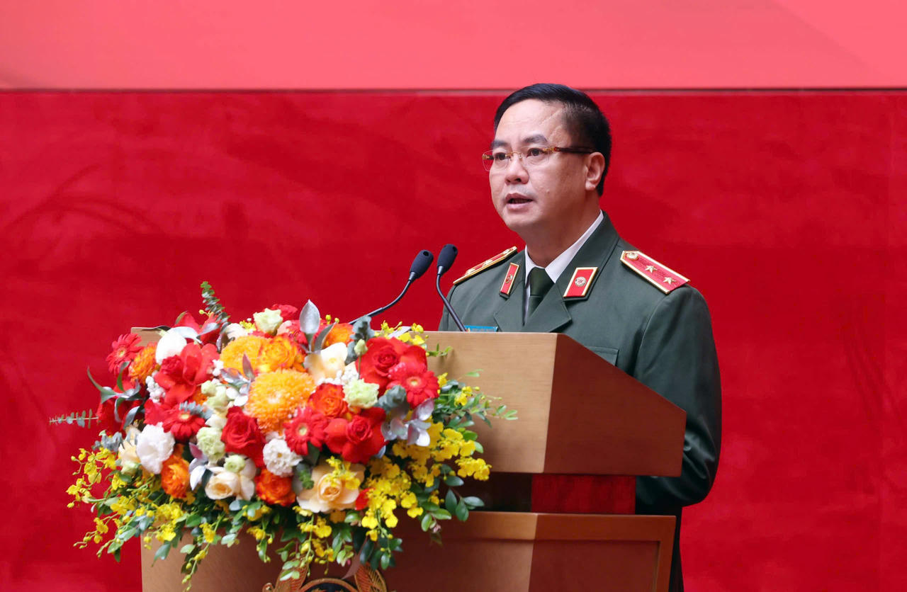 Trung tướng Phạm C&ocirc;ng Nguy&ecirc;n, Cục trưởng Cục Ph&aacute;p chế v&agrave; Cải c&aacute;ch h&agrave;nh ch&iacute;nh, tư ph&aacute;p phát bi&ecirc;̉u.&amp;amp;nbsp;(Ảnh Phạm Ki&ecirc;n)