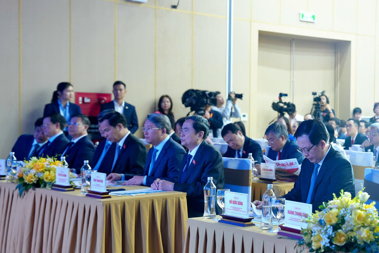 C&aacute;c đại biểu tham dự buổi lễ.