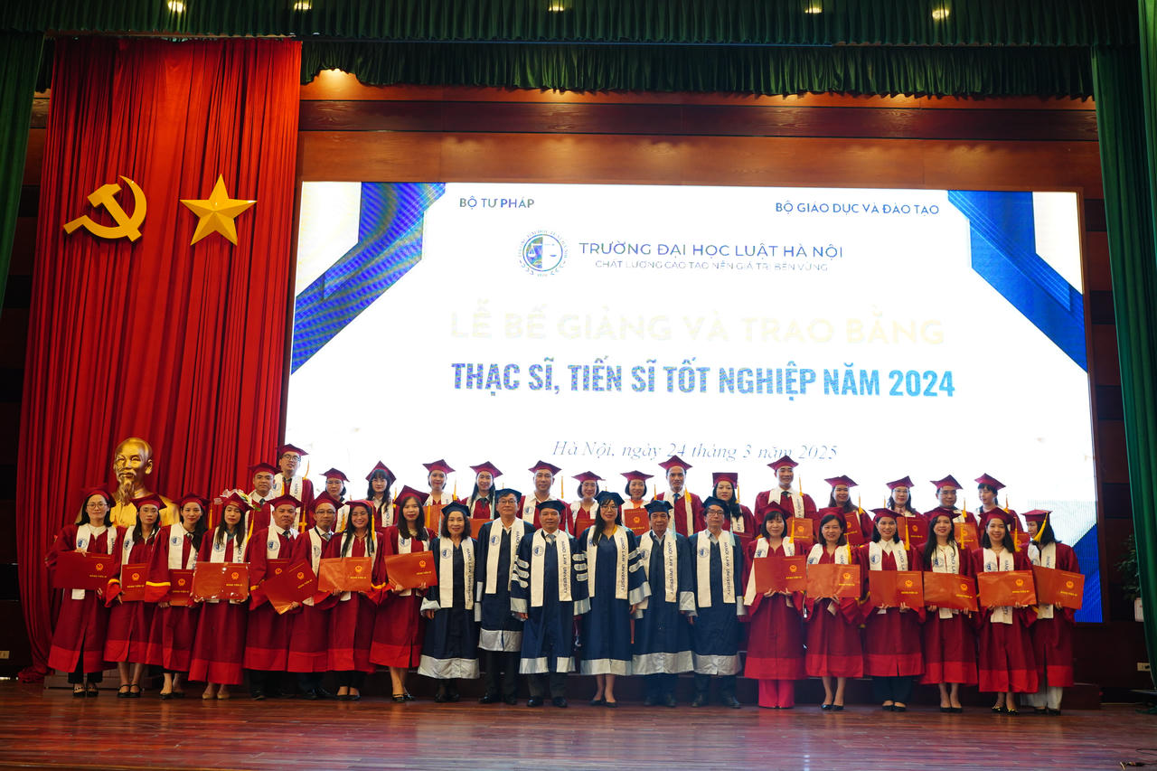 Lễ bế giảng v&agrave; trao bằng Thạc sĩ, Tiến sĩ tốt nghiệp năm 2024.