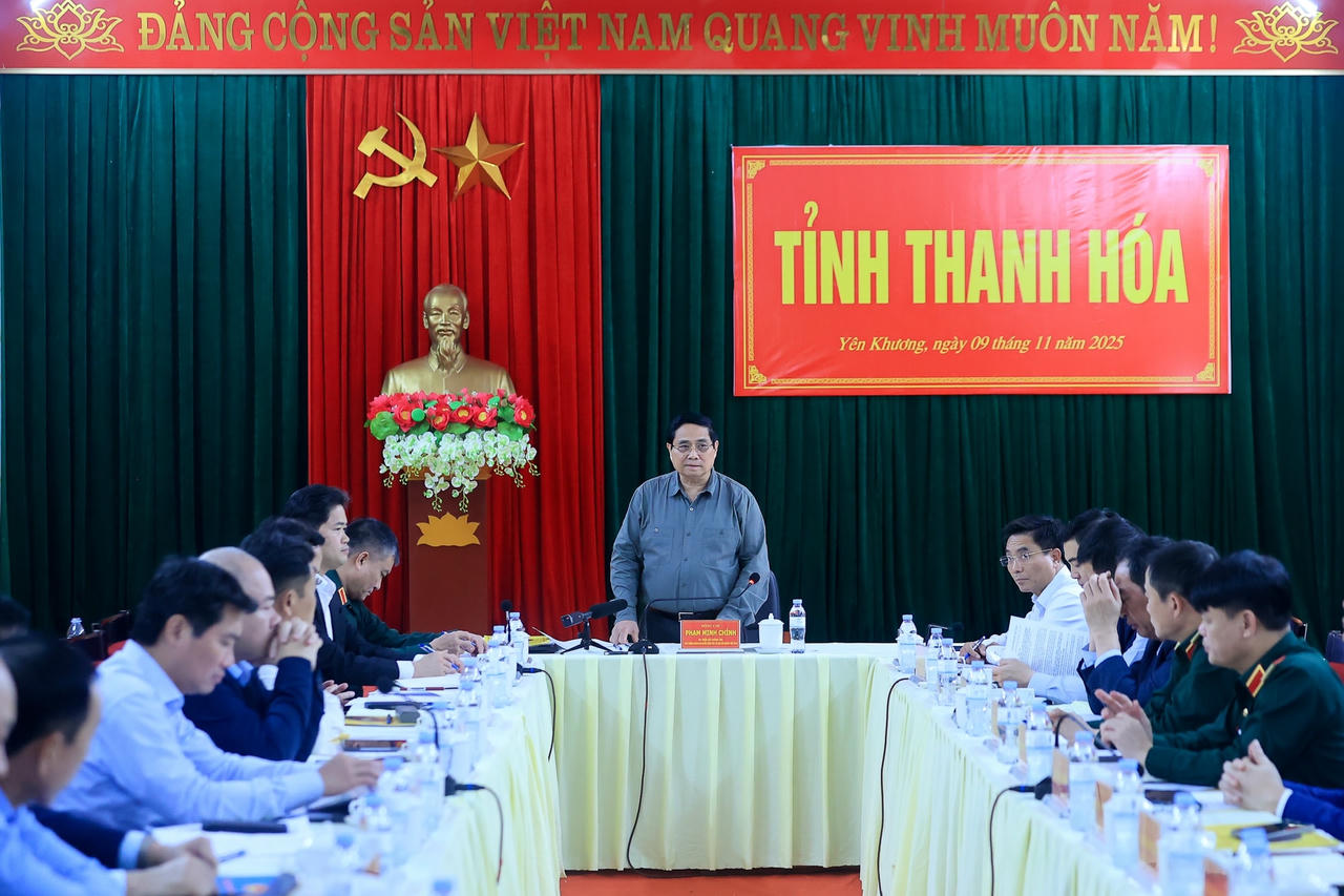 Thủ tướng Ch&iacute;nh phủ Phạm Minh Ch&iacute;nh l&agrave;m việc với Thường trực Tỉnh ủy Thanh H&oacute;a.