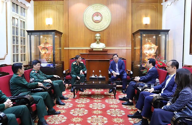 Quang cảnh buổi tiếp nhận. Ảnh: Minh Hiển