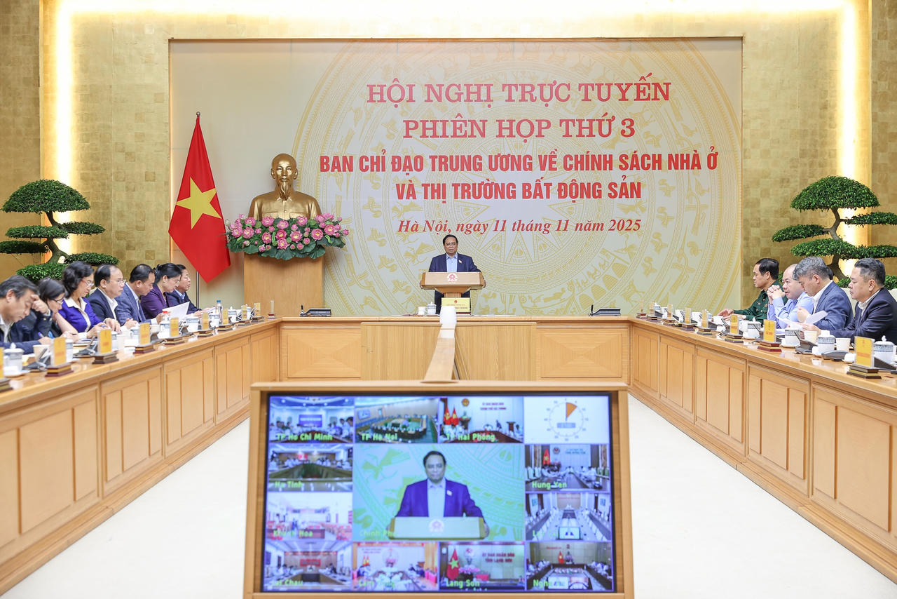 Thủ tướng Phạm Minh Ch&iacute;nh, Trưởng Ban Chỉ đạo Trung ương về ch&iacute;nh s&aacute;ch nh&agrave; ở v&agrave; thị trường bất động sản, chủ tr&igrave; phi&ecirc;n họp thứ 3 của Ban Chỉ đạo. Ảnh: VGP