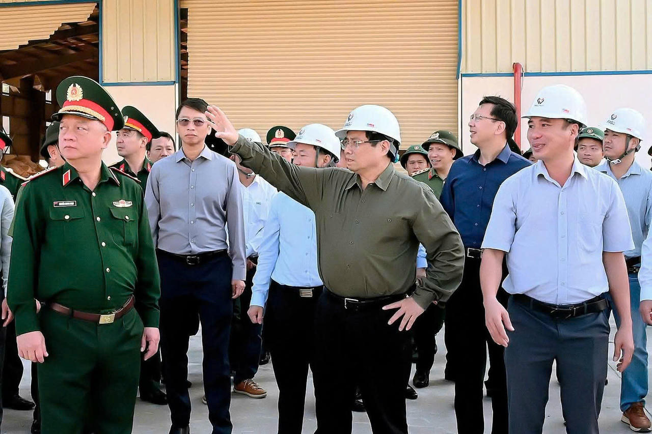 Thủ tướng kiểm tra c&aacute;c Doanh nghiệp trong KCN Nhơn Hội bị ảnh hưởng sau b&atilde;o