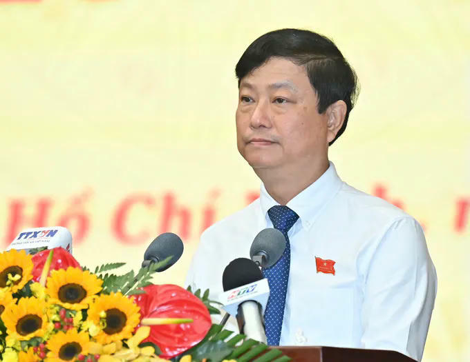 &Ocirc;ng V&otilde; Văn Minh, Chủ tịch HĐND TP Hồ Ch&iacute; Minh ph&aacute;t biểu tại kỳ họp.