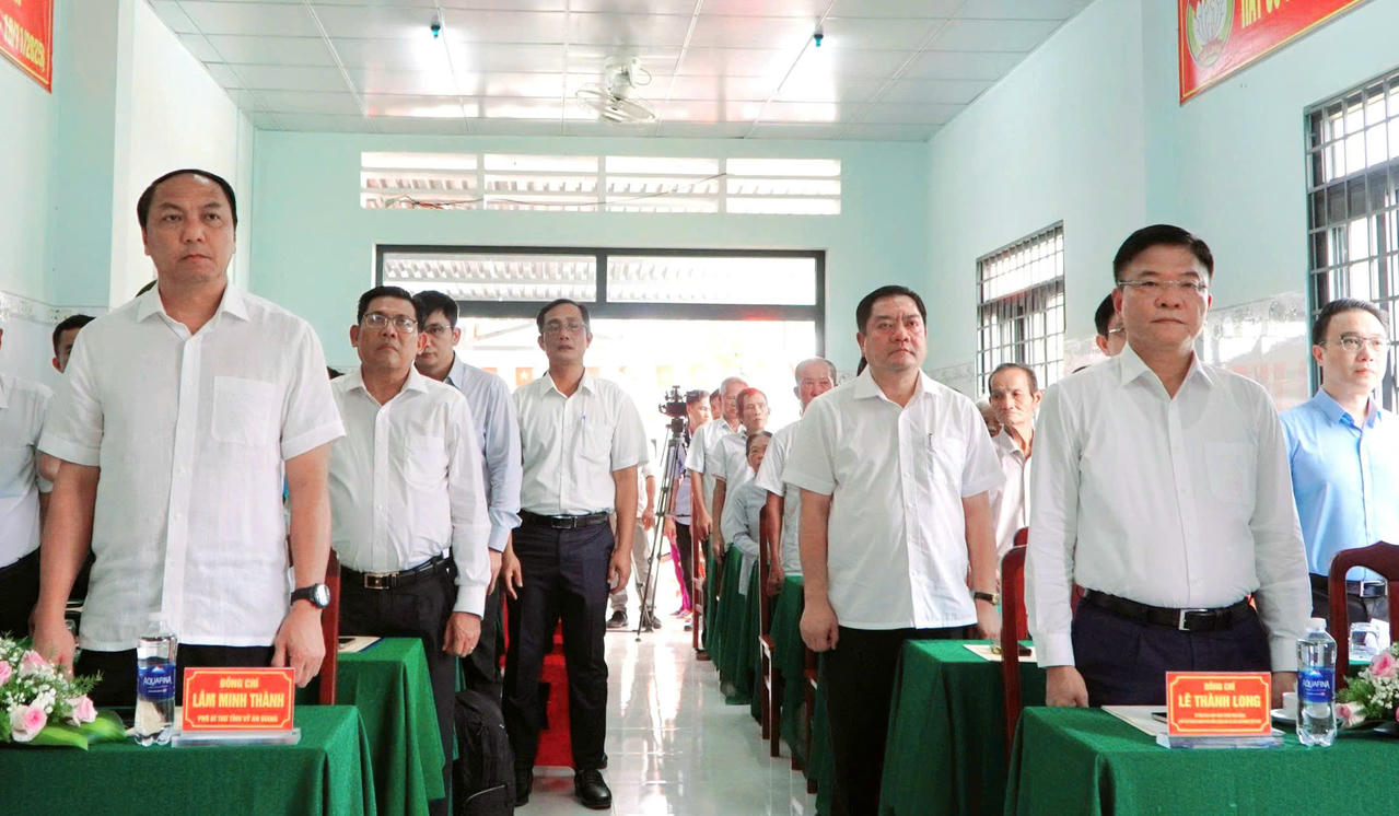 Ph&oacute; Thủ tướng L&ecirc; Th&agrave;nh Long dự Ng&agrave;y hội Đại đo&agrave;n kết tại An Giang