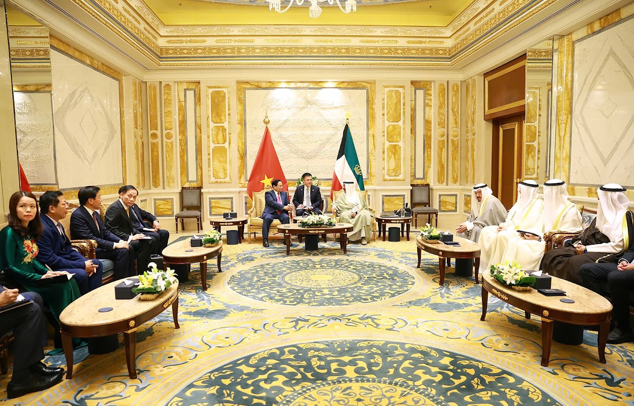 Thủ tướng Ch&iacute;nh phủ Phạm Minh Ch&iacute;nh đề nghị Quốc vương Kuwait tiếp tục quan t&acirc;m th&uacute;c đẩy quan hệ hai nước ph&aacute;t triển tương xứng với quy m&ocirc;, y&ecirc;u cầu mới, ch&uacute; trọng đẩy mạnh v&agrave; tạo đột ph&aacute; - Ảnh: VGP/Nhật Bắc