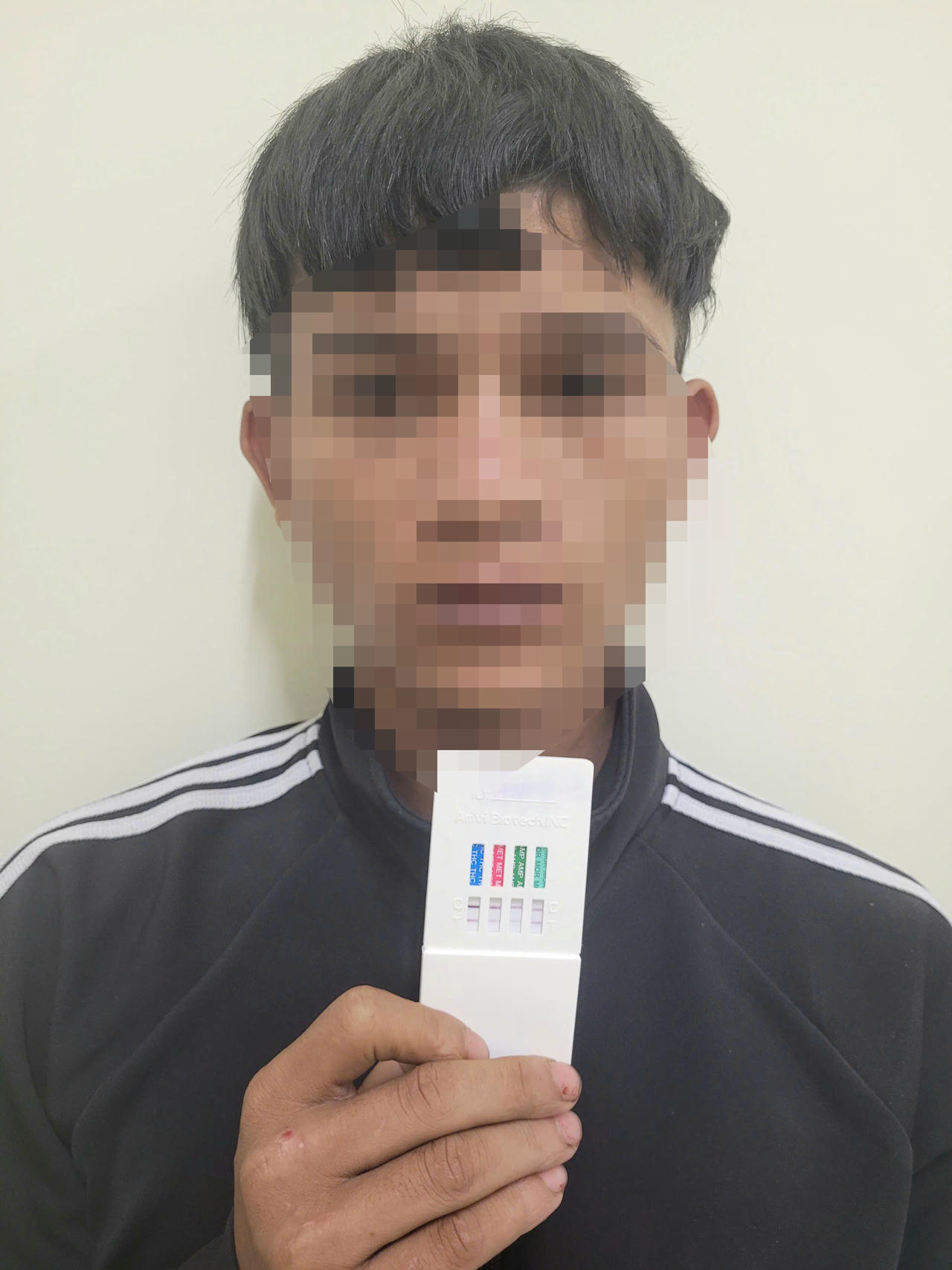 Đối tượng A.N tại cơ quan c&ocirc;ng an.