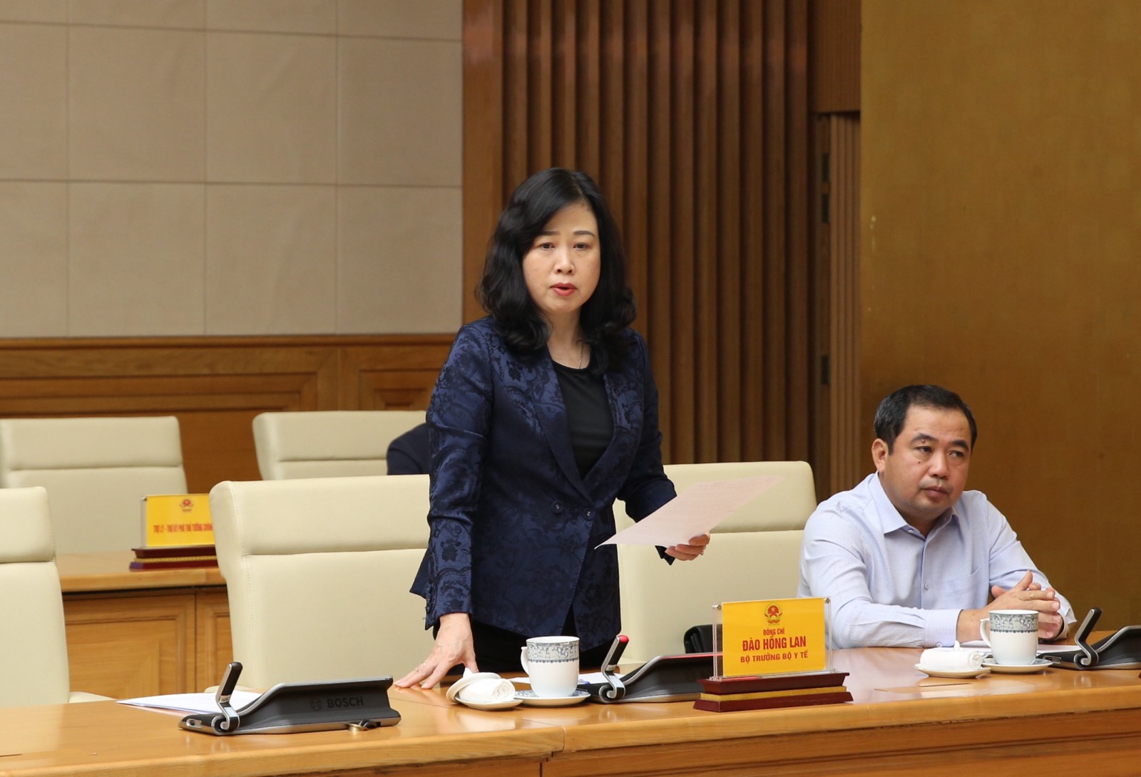 Thủ tướng: Đặt m&igrave;nh v&agrave;o địa vị người d&acirc;n để khắc phục hậu quả thi&ecirc;n tai nhanh nhất, hiệu quả nhất