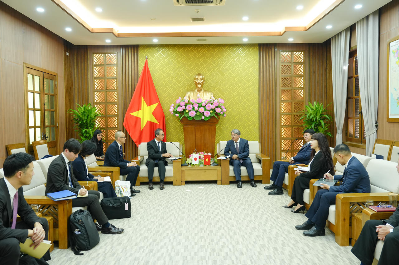 To&agrave;n cảnh buổi tiếp Ph&oacute; Chủ tịch JICA Nhật Bản Naoki Ando v&agrave; đo&agrave;n c&ocirc;ng t&aacute;c của JICA Nhật Bản.