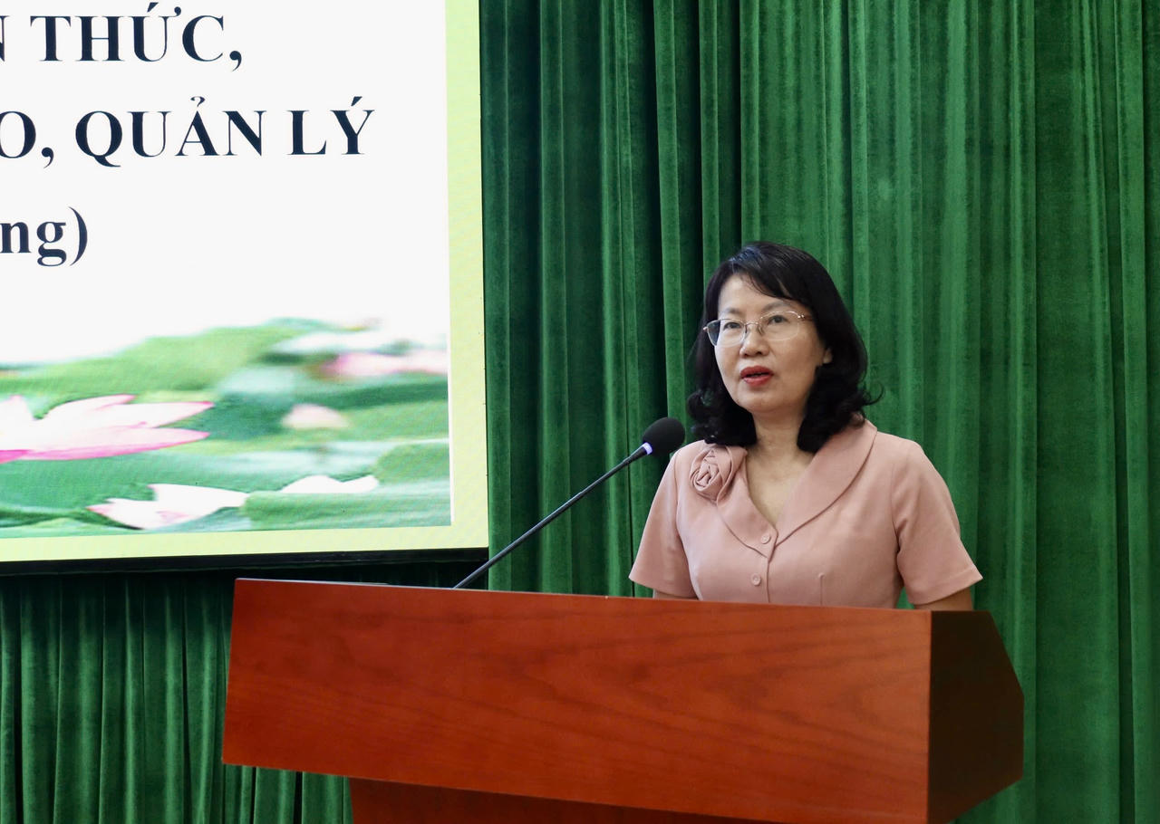 Vụ trưởng Vụ T&ocirc;̉ chức cán b&ocirc;̣ Phan Thị H&ocirc;̀ng Hà phát bi&ecirc;̉u