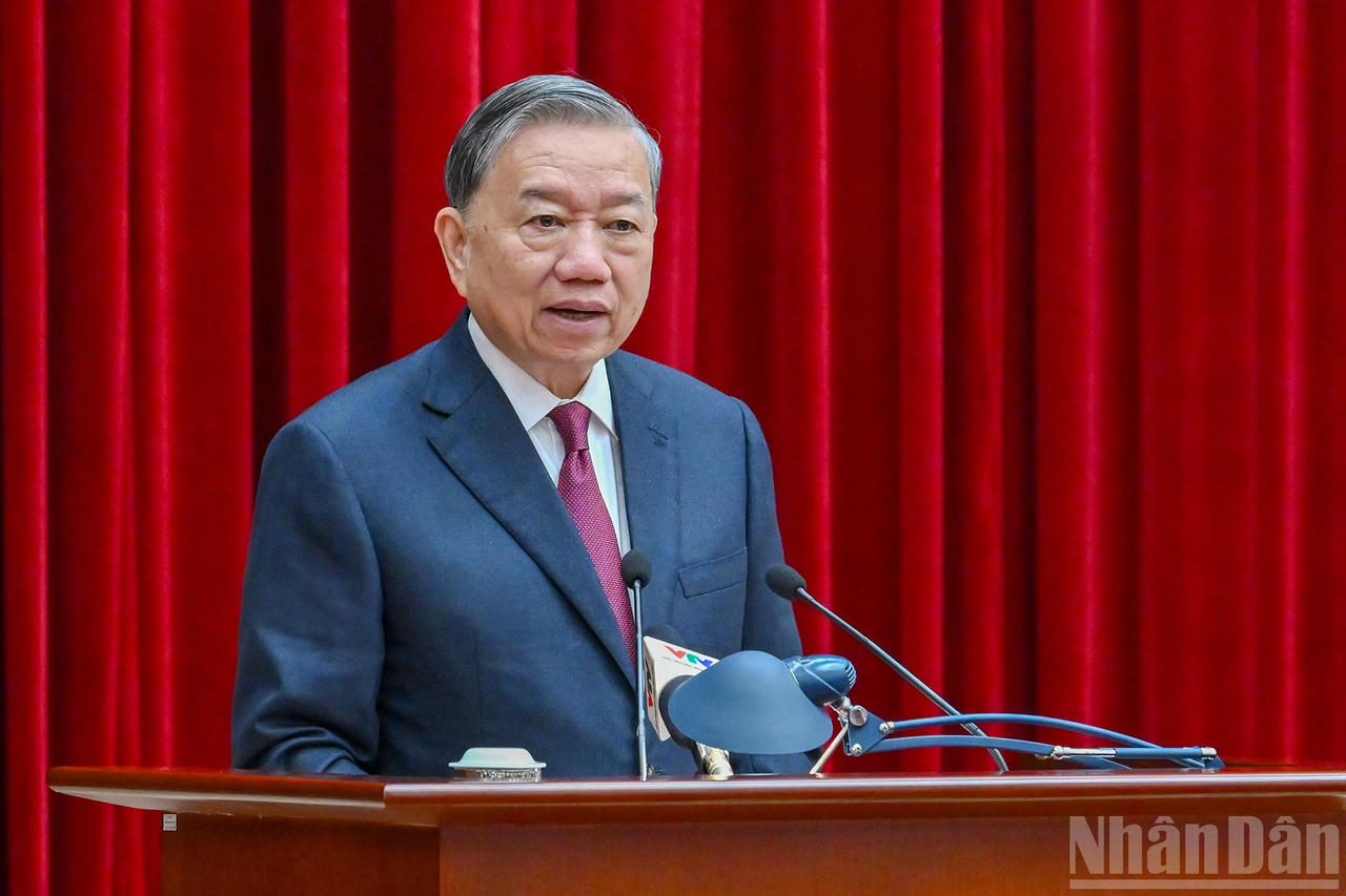 Tổng B&iacute; thư T&ocirc; L&acirc;m đề nghị, kịp thời ph&aacute;t hiện, kiểm tra v&agrave; ki&ecirc;n quyết xử l&yacute; c&aacute;c tổ chức đảng, đảng vi&ecirc;n c&oacute; biểu hiện suy tho&aacute;i về tư tưởng ch&iacute;nh trị, đạo đức, lối sống. Ảnh: nhandan.vn