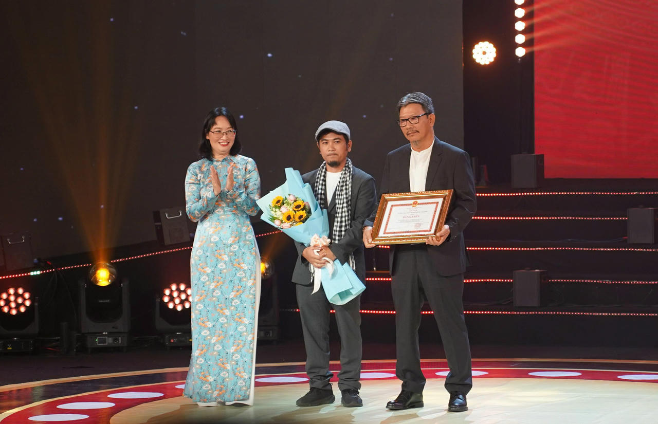 Ngo&agrave;i giải B&ocirc;ng sen bạc,&amp;amp;nbsp;&ldquo;Địa đạo - Mặt trời trong b&oacute;ng tối&rdquo; c&ograve;n nhận giải d&agrave;nh cho phim được quay tại TP HCM. Ảnh: BTC