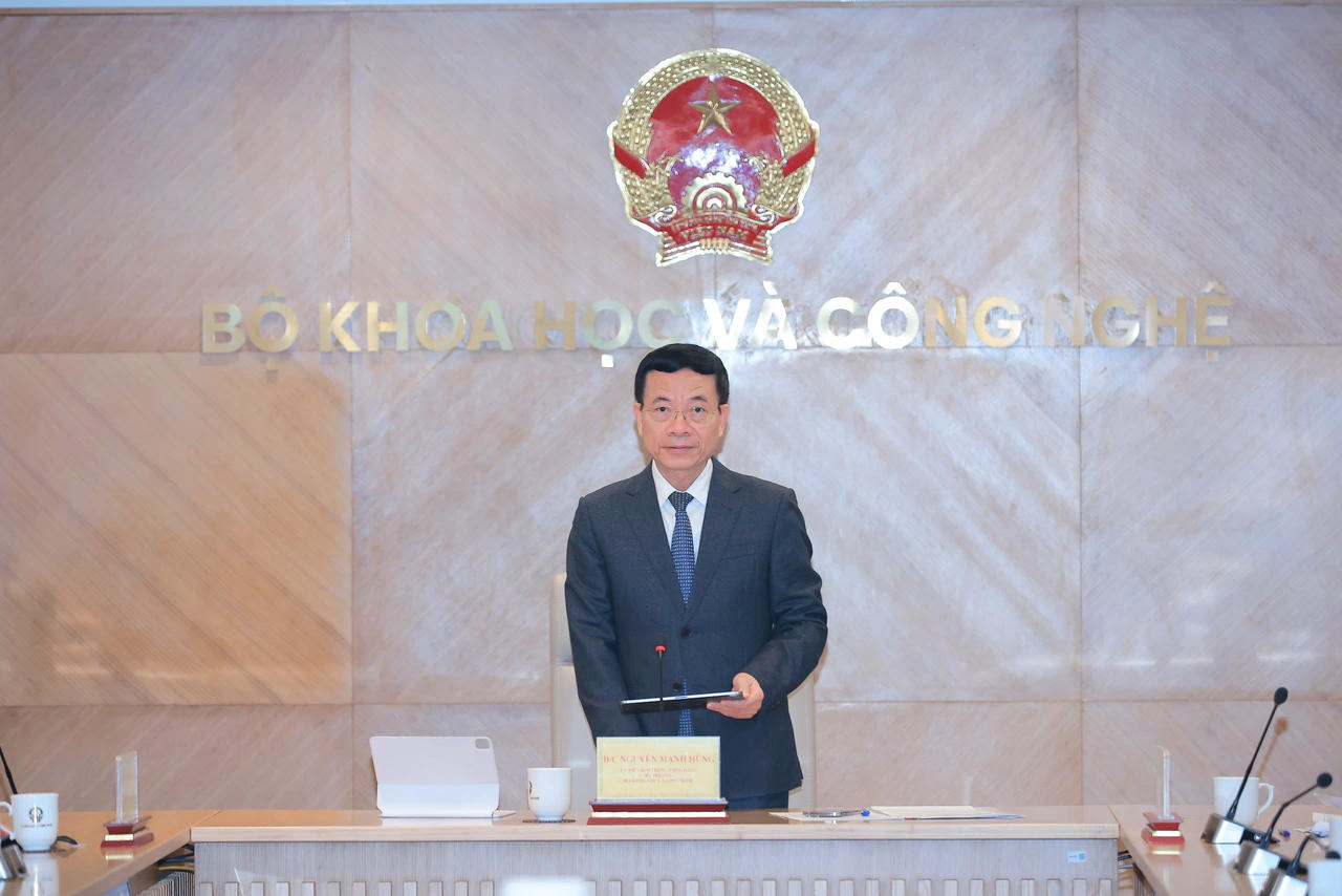 Bộ trưởng Bộ KH&amp;amp;amp;CN Nguyễn Mạnh H&ugrave;ng ph&aacute;t biểu tại&amp;amp;nbsp;Lễ c&ocirc;ng bố khai trương hệ thống quản l&yacute; trực tuyến c&aacute;c nhiệm vụ KH&amp;amp;amp;CN theo thời gian thực. (Nguồn: Bộ KH&amp;amp;amp;CN)