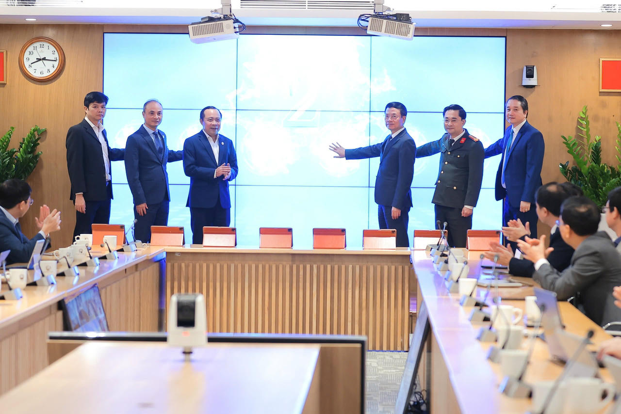 Khai trương hệ thống quản l&yacute; trực tuyến c&aacute;c nhiệm vụ khoa học v&agrave; c&ocirc;ng nghệ theo thời gian thực. (Nguồn: Bộ KH&amp;amp;amp;CN)