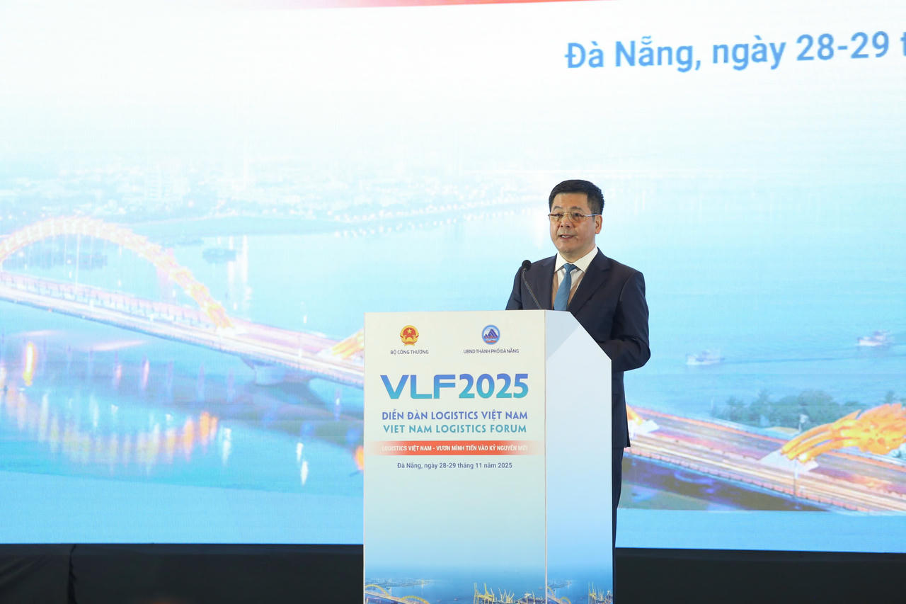 Bộ trưởng Bộ C&ocirc;ng Thương Nguyễn Hồng Di&ecirc;n ph&aacute;t biểu tại diễn đ&agrave;n.&amp;amp;nbsp;