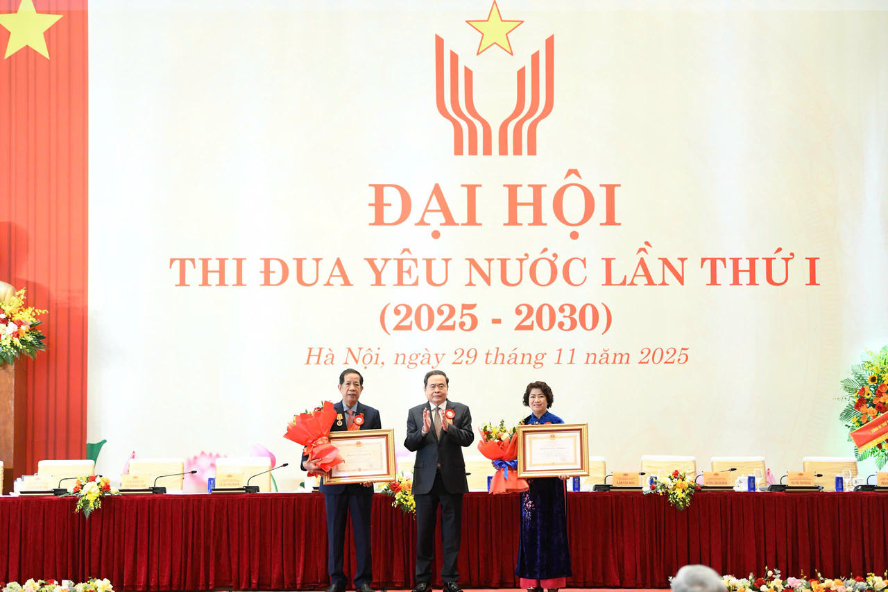 T&ocirc;n vinh c&aacute;c c&aacute; nh&acirc;n đạt th&agrave;nh t&iacute;ch cao.