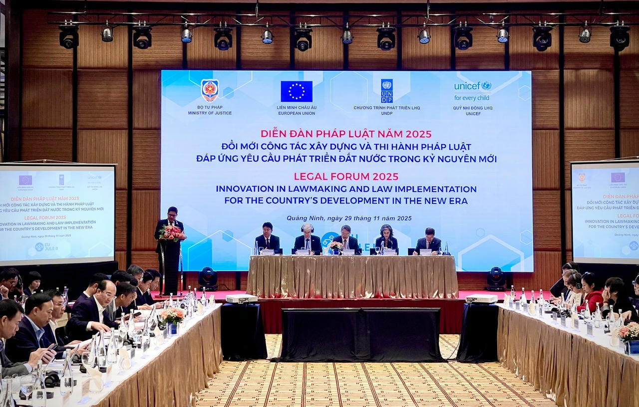 Quang cảnh hội nghị.