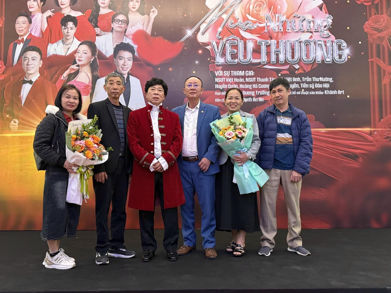 M&ugrave;a những y&ecirc;u thương - h&oacute;a ra, y&ecirc;u thương lu&ocirc;n l&agrave; thanh &acirc;m đẹp nhất.