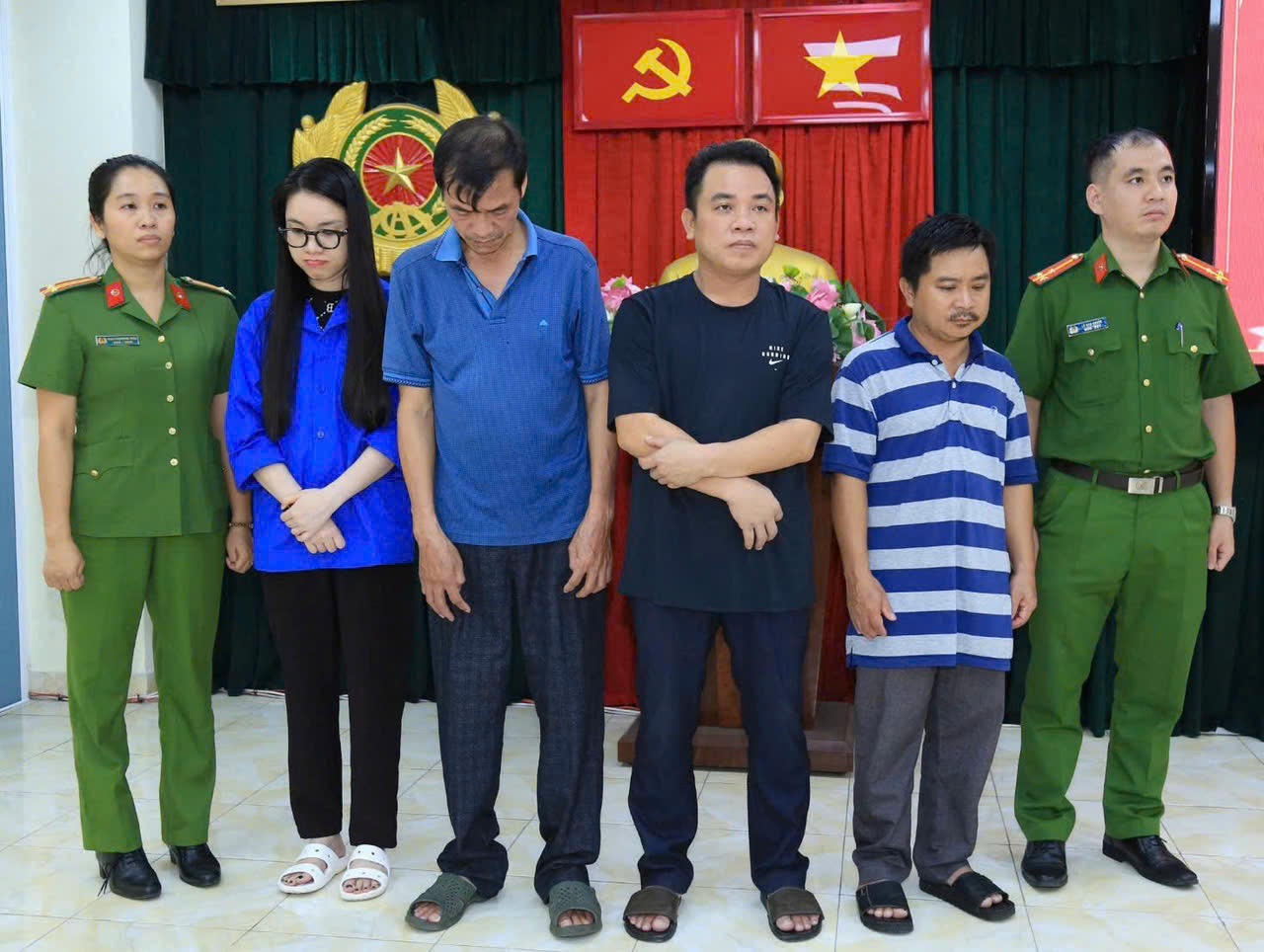 C&aacute;c đối tượng Mến, Đ&iacute;nh, Tuyến, T&igrave;nh (từ tr&aacute;i sang phải)