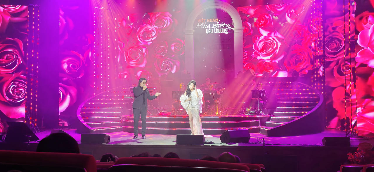 M&ugrave;a những y&ecirc;u thương - h&oacute;a ra, y&ecirc;u thương lu&ocirc;n l&agrave; thanh &acirc;m đẹp nhất.