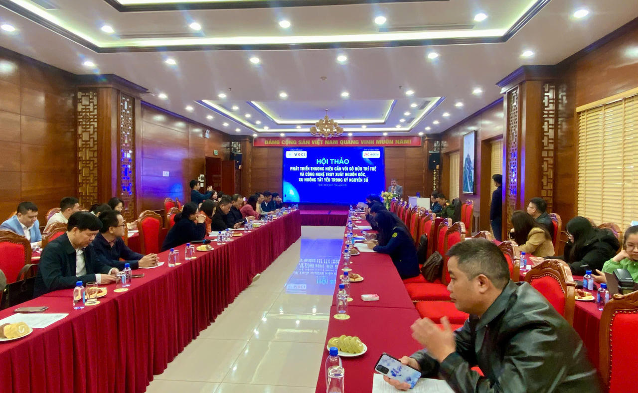 &Ocirc;ng Phạm Văn Thọ ph&aacute;t biểu tại Hội thảo.