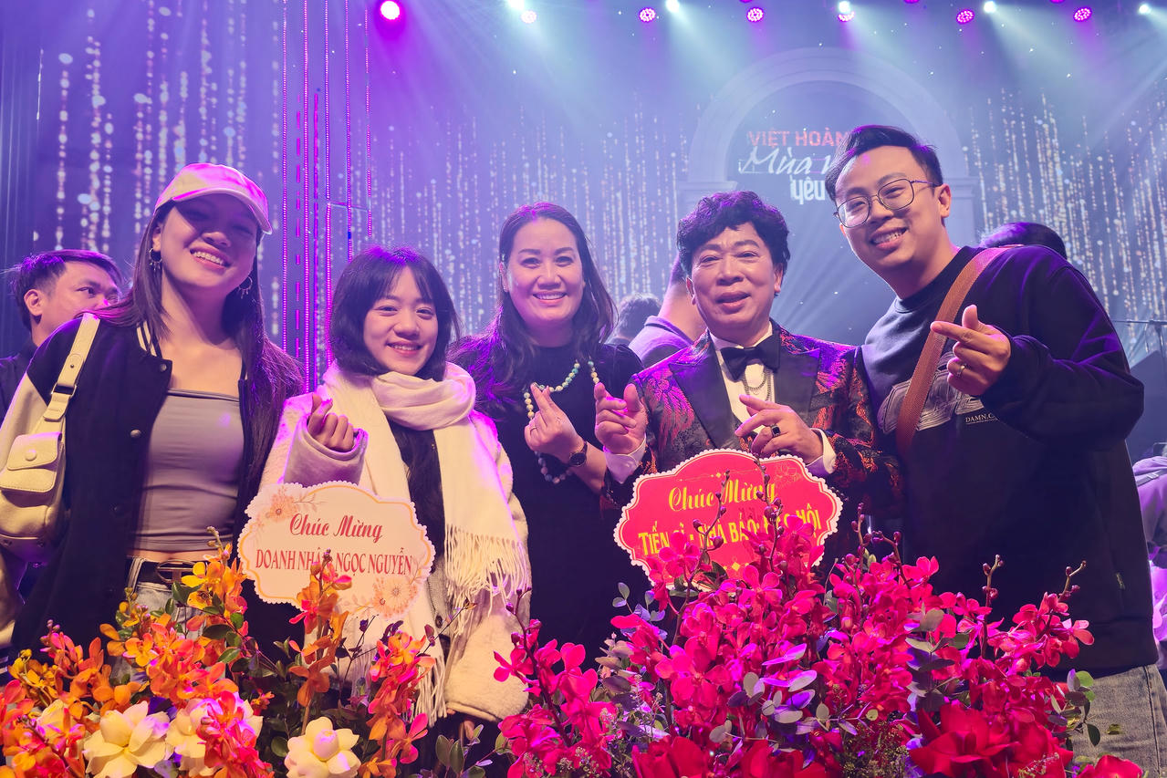 M&ugrave;a những y&ecirc;u thương - h&oacute;a ra, y&ecirc;u thương lu&ocirc;n l&agrave; thanh &acirc;m đẹp nhất