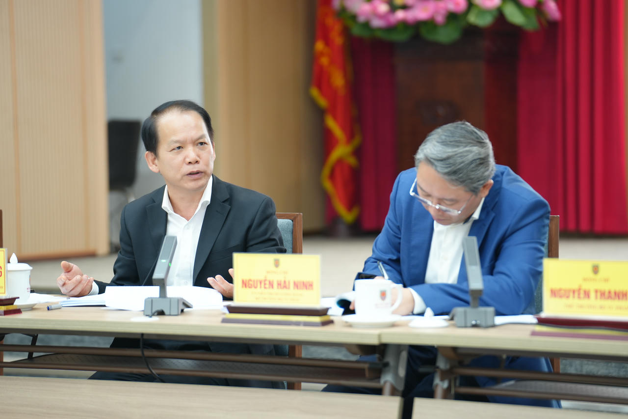 Chủ nhiệm Ủy ban Ph&aacute;p luật v&agrave; Tư ph&aacute;p Ho&agrave;ng Thanh T&ugrave;ng.